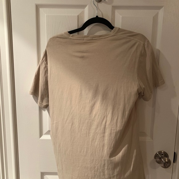 Urban outfitters tee - Picture 2 of 3